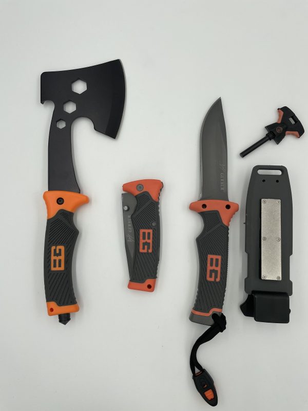 Cutite, Cutite de inalta calitate, Cele mai populare cutite la UniversulCutitelor, Cutite vanatoresti de calitate, Bricege tactice,bricege universale, Cutite tactice din materiale premium, Satare pentru bucatarie, Cutite pentru bucatarie,cutite pentru macelari, Topoare cu greutati variate,topoare,topoare vanatoare, cutite vanatoare,bricege, cutite vanatoare, cutit profesional, cutite bucatarie, oferte cutite bucatatie, set cutite bucatarie, satare,briceag, briceag de calitate, briceag tactic, cutit tactic, kit-uri supravietuire, kit supravietuire,