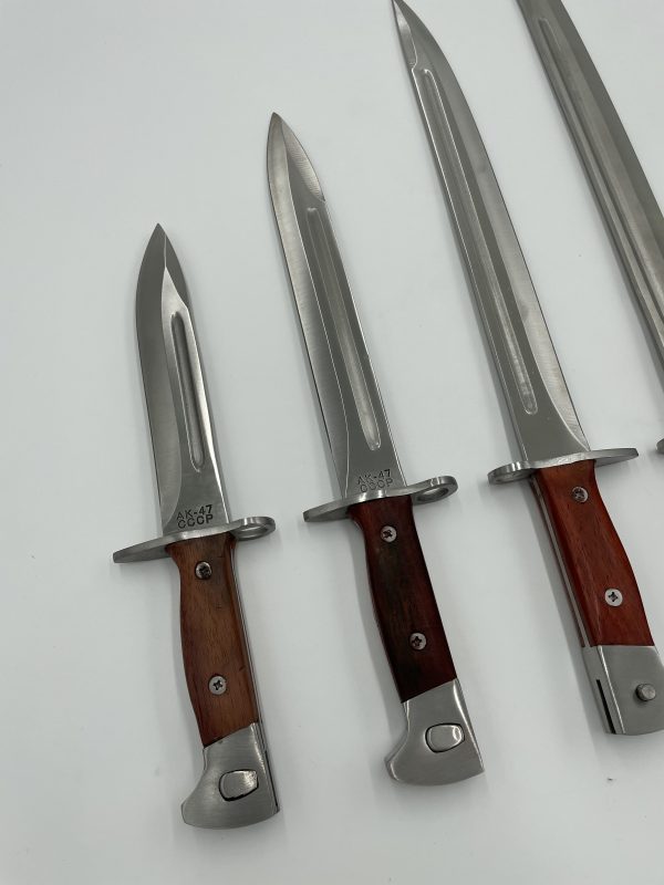 Cutite, Cutite de inalta calitate, Cele mai populare cutite la UniversulCutitelor, Cutite vanatoresti de calitate, Bricege tactice,bricege universale, Cutite tactice din materiale premium, Satare pentru bucatarie, Cutite pentru bucatarie,cutite pentru macelari, Topoare cu greutati variate,topoare,topoare vanatoare, cutite vanatoare,bricege, cutite vanatoare, cutit profesional, cutite bucatarie, oferte cutite bucatatie, set cutite bucatarie, satare,briceag, briceag de calitate, briceag tactic, cutit tactic, kit-uri supravietuire, kit supravietuire,